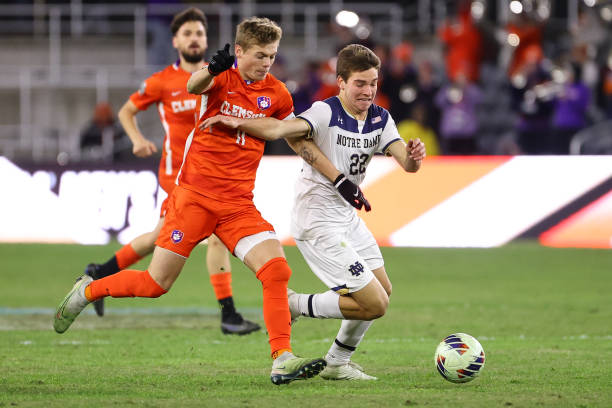 正负值+34全场最高快船赢球海报给到哈登 登哥砍下17分2板6助.